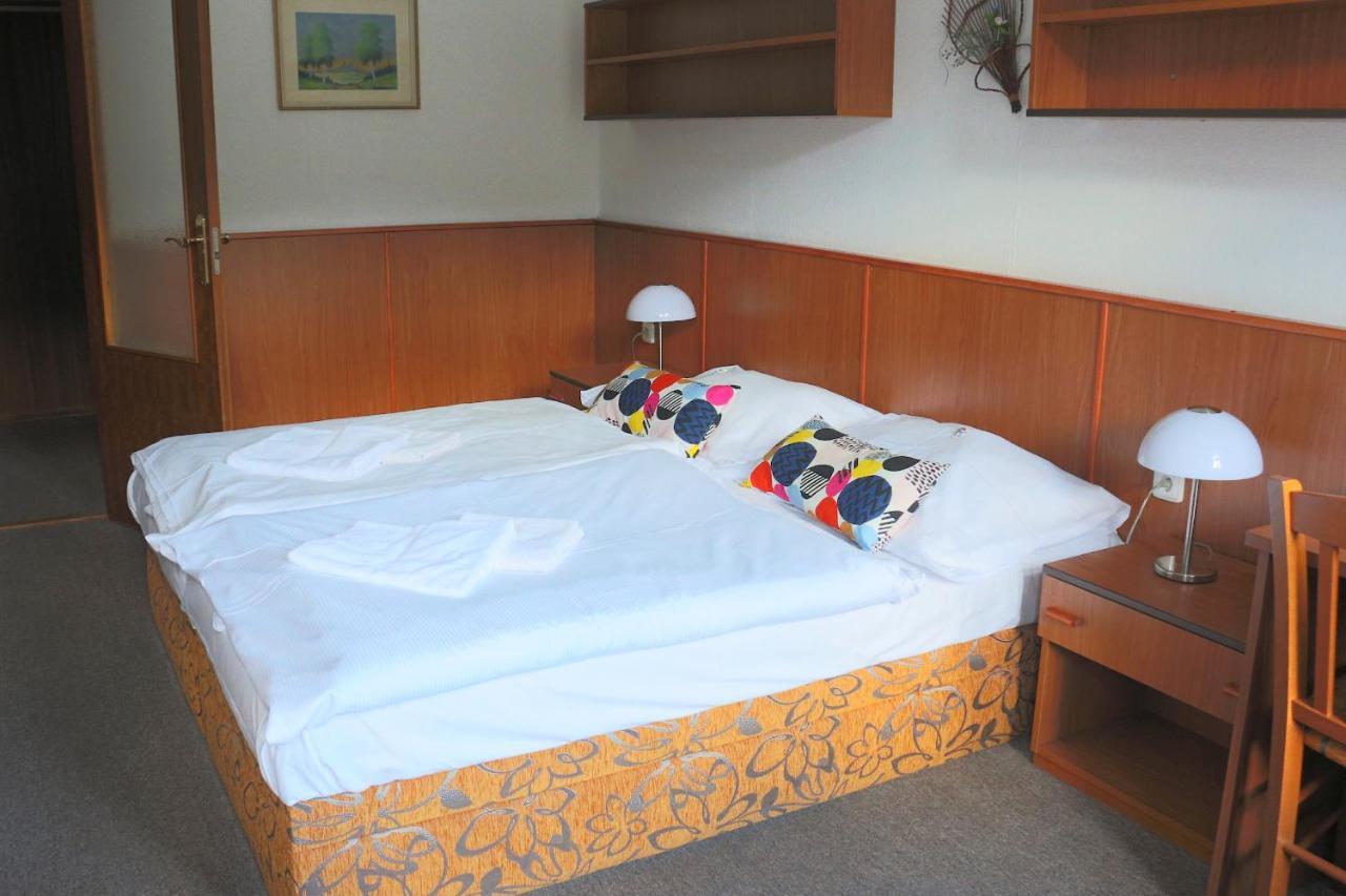 Hotel Maredis Kořenov Esterno foto